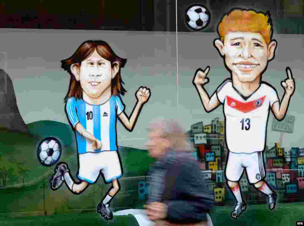  Lionel Messi vs Thomas Mueller 