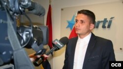 Eliecer Ávila, líder de Somos +, ha defendido el derecho de los cubanos al acceso libre a Internet.