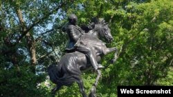 La estatua de José Martí en Central Park, New York. 