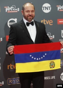 El actor y director de televisión venezolano Miguel Ferrari a su llegada a la ceremonia de entrega de los IV Premios Platino del cine iberoamericano.
