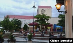 Reporta Cuba. Plaza de El Gallo, Camagüey. Foto: Henri Constantin.
