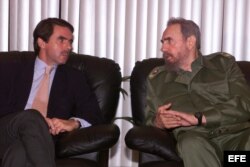 Fidel Castro y el Presidente del Gobierno Español José María Aznar.