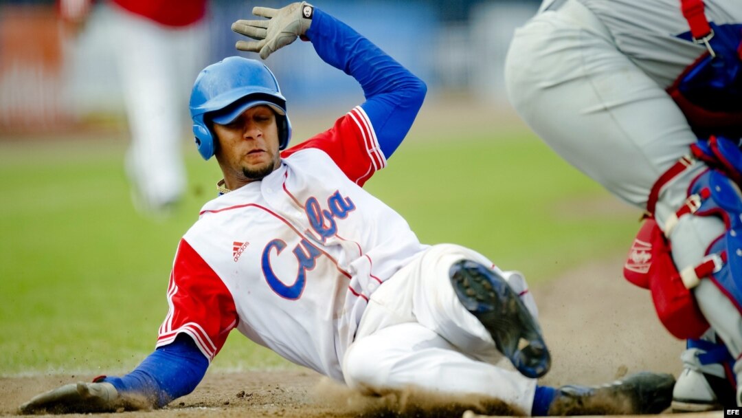 El jugador cubano Yulieski Gourriel