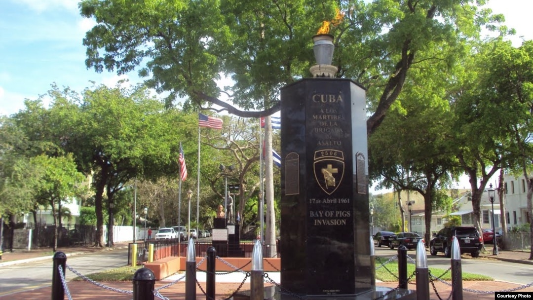 Monumento Brigada 2506 