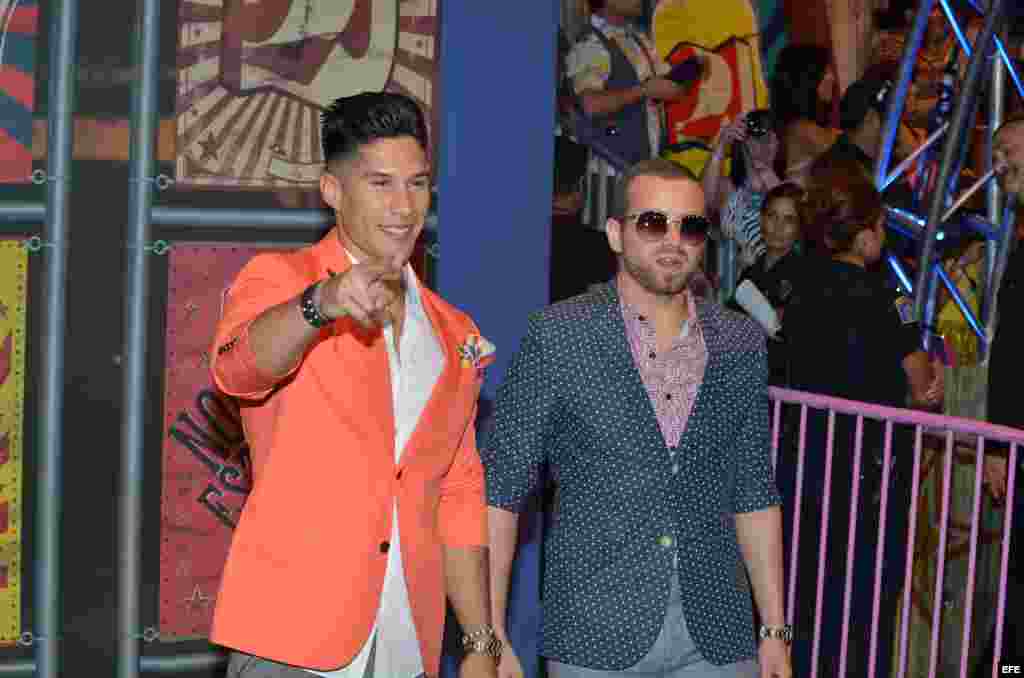 Calle Maceo esquina Manuel Herrada, Vueltas