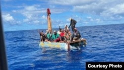 Balseros cubanos interceptados por la Guardia Costera de EEUU. (Foto: (USCG)