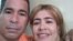 El pastor cubano Lorenzo Rosales Fajardo junto a su esposa Marilidegnis Carballo.