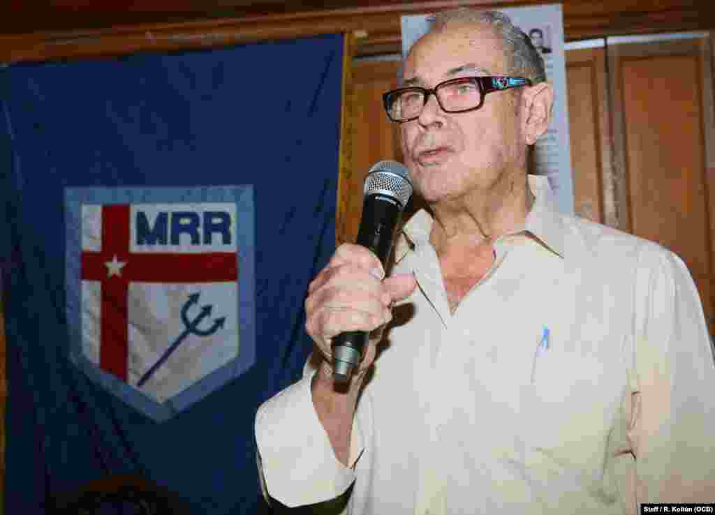 Nelson Merconchini militó desde muy joven en el MRR. Escapó de Cuba en un bote ayudado por el también miembro del MRR Rolando Eugenio (Musculito), quien lo trajo a Estados Unidos antes de que fuera capturado por miembros de la Seguridad del Estado.&nbsp;