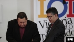 Chávez junto al vicepresidente Jaua 