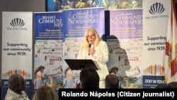 Supervisora de elecciones de Miami-Dade se reúne con líderes comunitarios locales para hablar sobre próximos comicios en EEUU. 