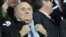 Joseph Blatter, presidente de la FIFA, asiste a un partido de clasificación para Brasil 2014 entre Suiza y Eslovenia en el estadio Stade de Suisse en Berna (Suiza).