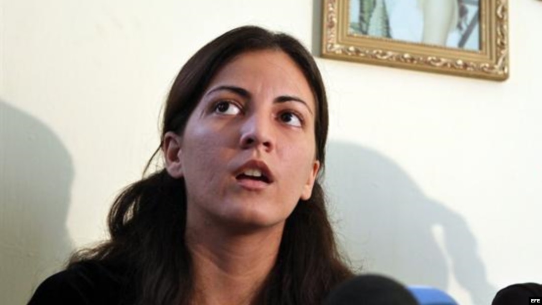 Lo que ocurre a Rosa María Payá fue calificado de "lamentable" incluso por la secretaria de las Juventudes Comunistas chilenas.