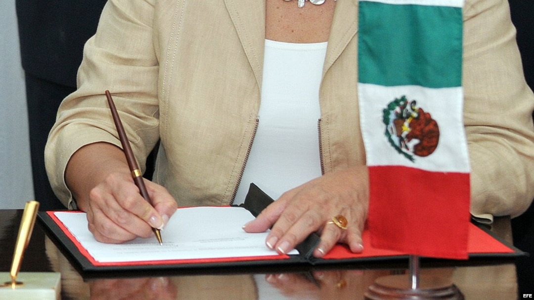 ARCHIVO. Frima de acuerdos entre México y Cuba.