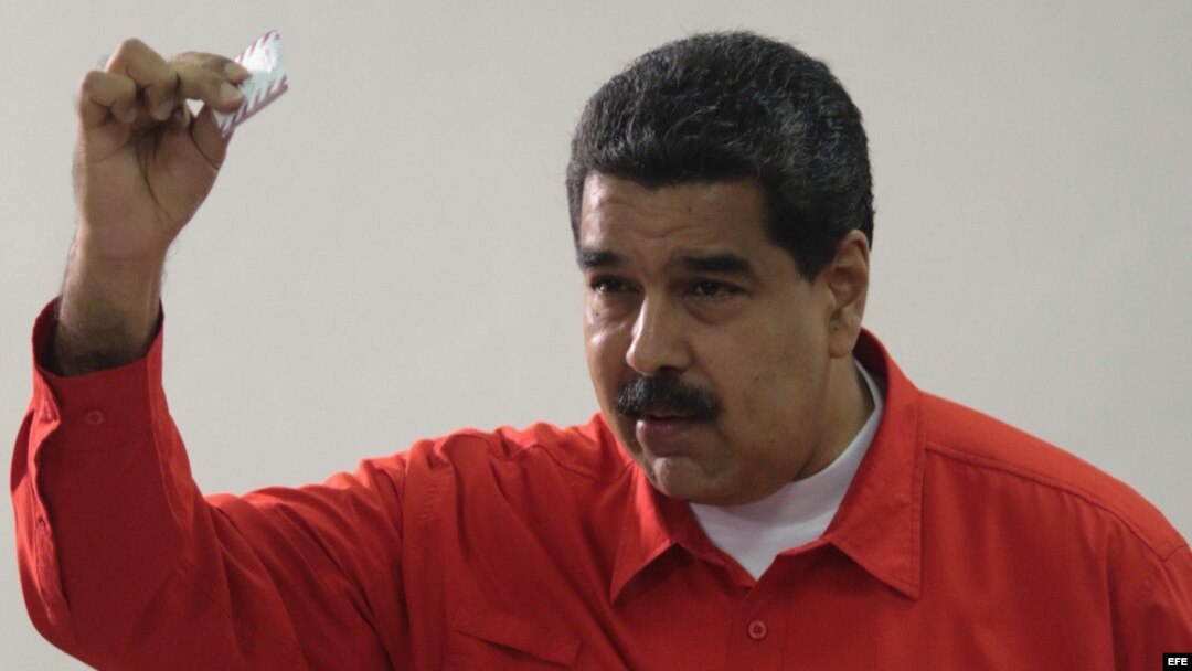 Maduro vota en elección de Asamblea Constituyente en Venezuela.