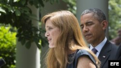 JL08. WASHINGTON DC (EE.UU.), 05/06/2013.- El presidente estadounidense, Barack Obama (c), durante una ceremonia para nombrar a Susan Rice (fuera de cuadro) como su nueva asesora de seguridad nacional y a Samantha Power (i) como nueva embajadora del país 