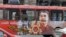 Archivo - Un autobús con el retrato de Stalin en San Petersburgo. 