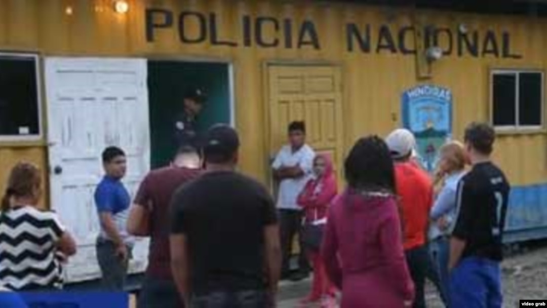 El punto de control de Aduana de Agua Caliente, Honduras. 