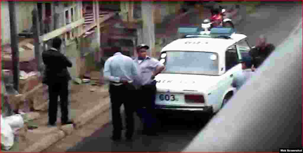 Agentes de la Seguridad del Estado y la policía durante un operativo contra opositores de UNPACU en Santiago de Cuba.