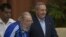 Raúl Castro, junto a su hermano Fidel, en la clausura del VII Congreso del PCC.