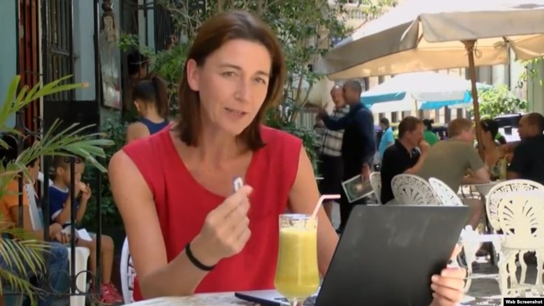 Un momento del reportaje de la BBC sobre la conexión a Internet en Cuba.