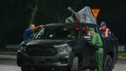 Un vehículo de seguridad equipado con un cañón antiaéreo patrulla durante la celebración del 73 aniversario del asalto al Hotel Moncada, en Pinar del Río.