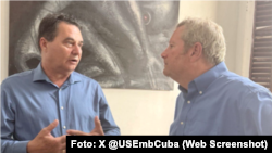 Mike Hammer se reunió con Ángel Santiesteban Prats, recientemente elegido Soberano Gran Comendador del Supremo Consejo del Grado 33