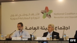 El presidente de la Coalición Nacional Siria, Moaz Al Khatib (izq). Foto de archivo