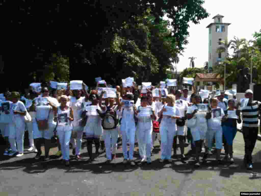 Reprota Cuba Antes del arresto domingo 25 de represion Foto Angel Moya