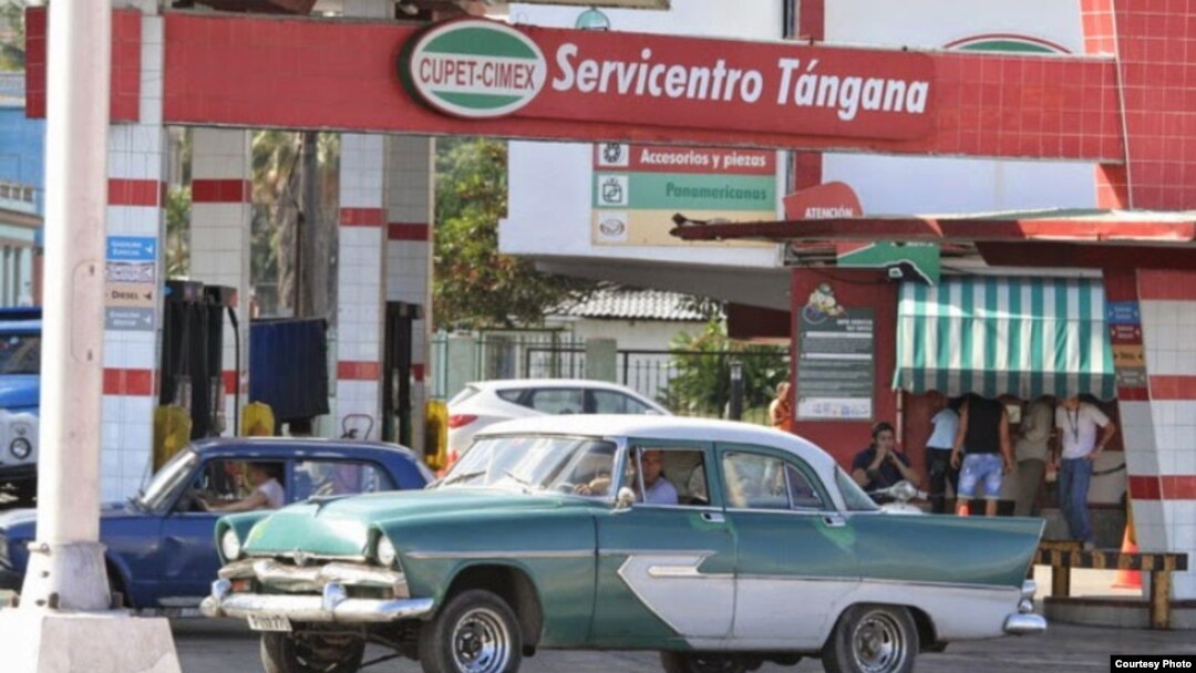 Gasolinera cubana operada por CUPET y el grupo militar CIMEX (Hablemos Press).
