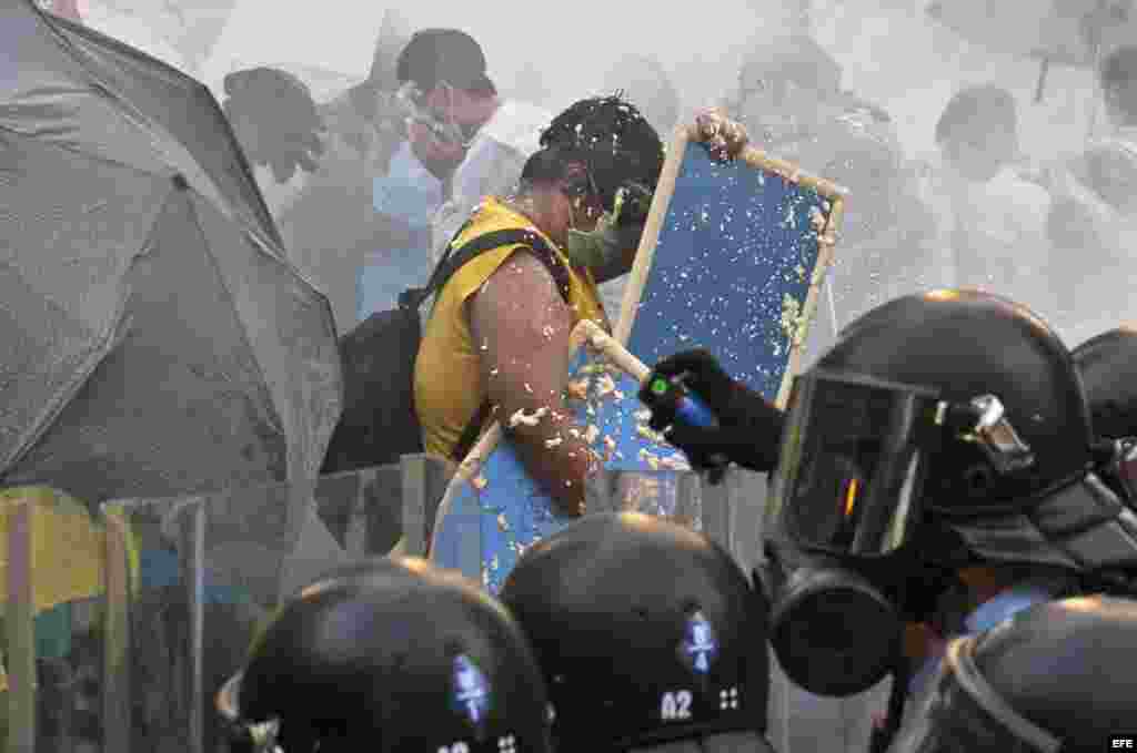 Garrincha cartoon about Internet in Cuba