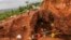 Mineros trabajan en la mina "IRON", situada a unos 10 km de la localidad de Rosita, en Nicaragua (Imagen de archivo)