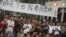 Miles de personas se manifiestan a favor de la democracia en la zona de Mong Kok, Hong Kong. 