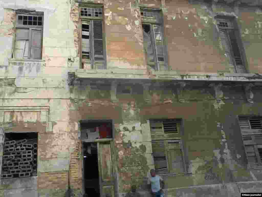 Peligro inminente sobre ocho familias en Centro Habana