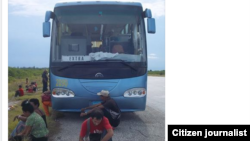 Reporta Cuba. Transporte público en Cuba. Foto: Henri Constantin.