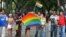 Activistas independientes cubanos celebran marcha por el Día del Orgullo Gay el 28 de junio del 2011, en La Habana.