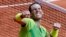 Rafael Nadal celebra tras vencer a Casper Ruud en la final del Abierto de Francia, el domingo 5 de junio de 2022, en París. (AP Foto/Jean-Francois Badias)