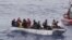  Cubanos interceptados por la Guardia Costera a unas 35 millas de Cayo Hueso.  Foto: USCG Cutter Margaret Norvell) 
