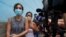 Amelia Calzadilla, el 13 de junio de 2022, tras sostener una reunión con funcionarios en la Asamblea Municipal del Cerro, en La Habana. (Reuters/Alexandre Meneghini).