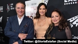 El actor cubanoamericano Andy García, la actriz puertorriqueña Adria Arjona y la cantante cubanoamericana Gloria Estefan. (Foto: Twitter: @GloriaEstefan)