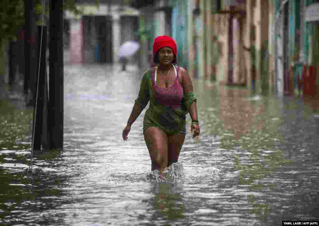 Numerosas zonas de la capital cubana fueron inundadas por las intensas lluvias el 3 de junio de 2022.