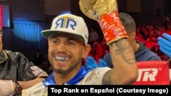 Robeisy Ramírez, campeón cubano de boxeo, quien defenderá su título el martes en Japón. (Top Rank en Español/Twitter).