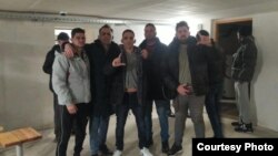 Un grupo de cubanos que estaban detenidos en Ucrania y que pidieron asilo en Hungría.