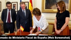 La Fiscal General de España, Dolores Delgado, firmó el Programa de Cooperación bilateral con su homóloga, la Fiscal General, Yamila Peña.