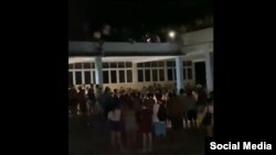 Estudiantes protestan por prolongado apagón en Universidad de Camagüey. (Captura de video/Facebook)