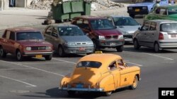 Miles de vehículos de la primera mitad del siglo XX, fundamentalmente de fabricación estadounidense, circulan por Cuba como auténticos museos rodantes.