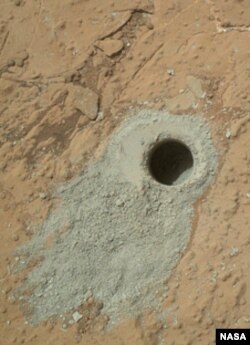 La roca Cráter Gale revela fluctuaciones de metano en Marte.