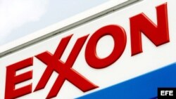 Logo de una estación de servicio Exxon en Nueva York. 