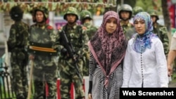 Mujeres musulmanas de la etnia uigur, en China.