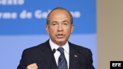 El presidente de México, Felipe Calderón, habla hoy, lunes 3 de septiembre de 2012, durante la presentación de su VI Informe de Gobierno en un acto realizado en Palacio Nacional en Ciudad de México (México). EFE/José Méndez