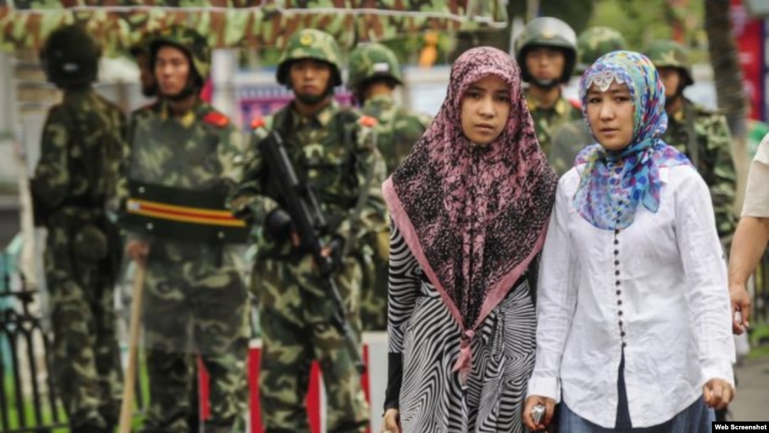 Mujeres musulmanas de la etnia uigur, en China.